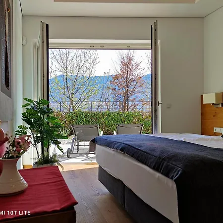 Ruhige Mit Garten Und Garage In Privatvilla